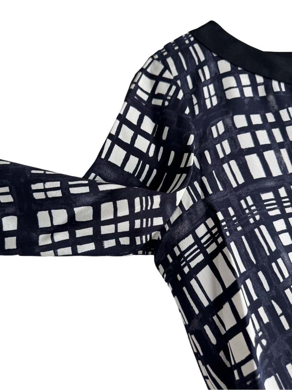 βοΈ MADEWELL Mulberry Silk Geometric Top - Picture 9 of 13
